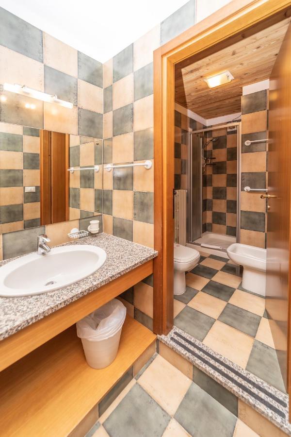 Hotel Gran Baita Саузе-д'Ульс Экстерьер фото